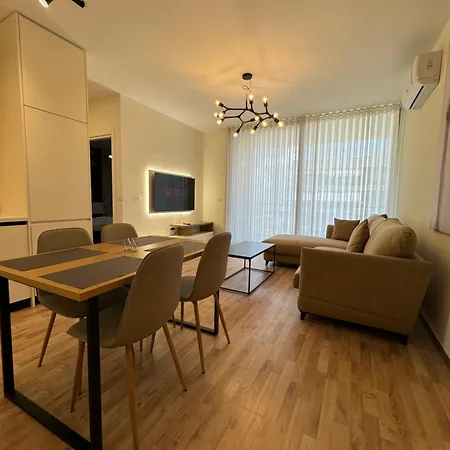Primo 2 Apartment *
